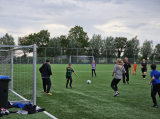 Laatste training S.K.N.W.K. JO11-1JM (partijtje tegen de ouders) van maandag 27 mei 2024 (52/137)